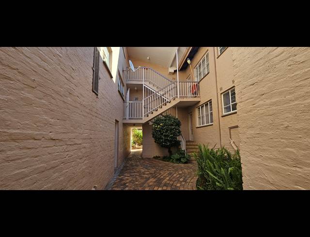 2 BEDROOM TOWNHOUSE FOR SALE IN SOUTH CREST